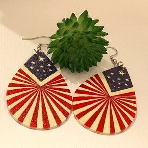 USA Earring, Patriotic Earring, Flag Earring, Fourth of July Earring, Gift Idea